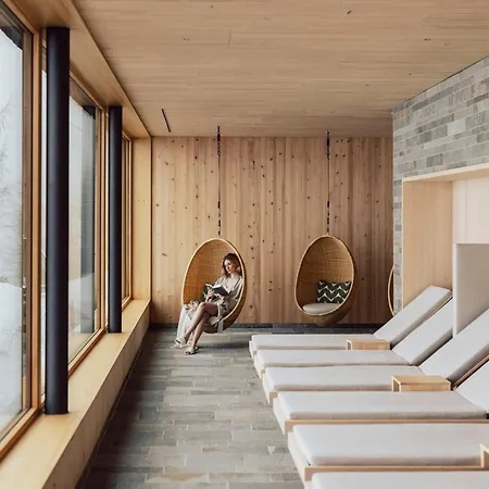 Roemerhof Superior Hotel 4*