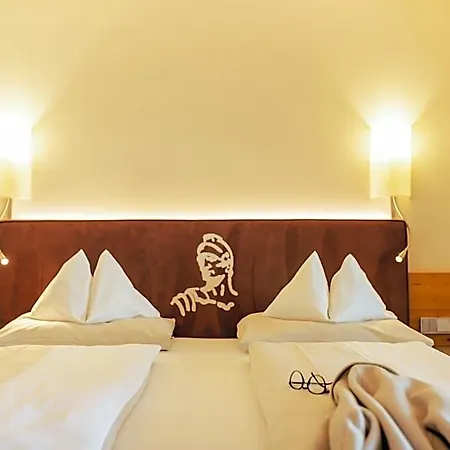 Roemerhof Superior Hotel 4*